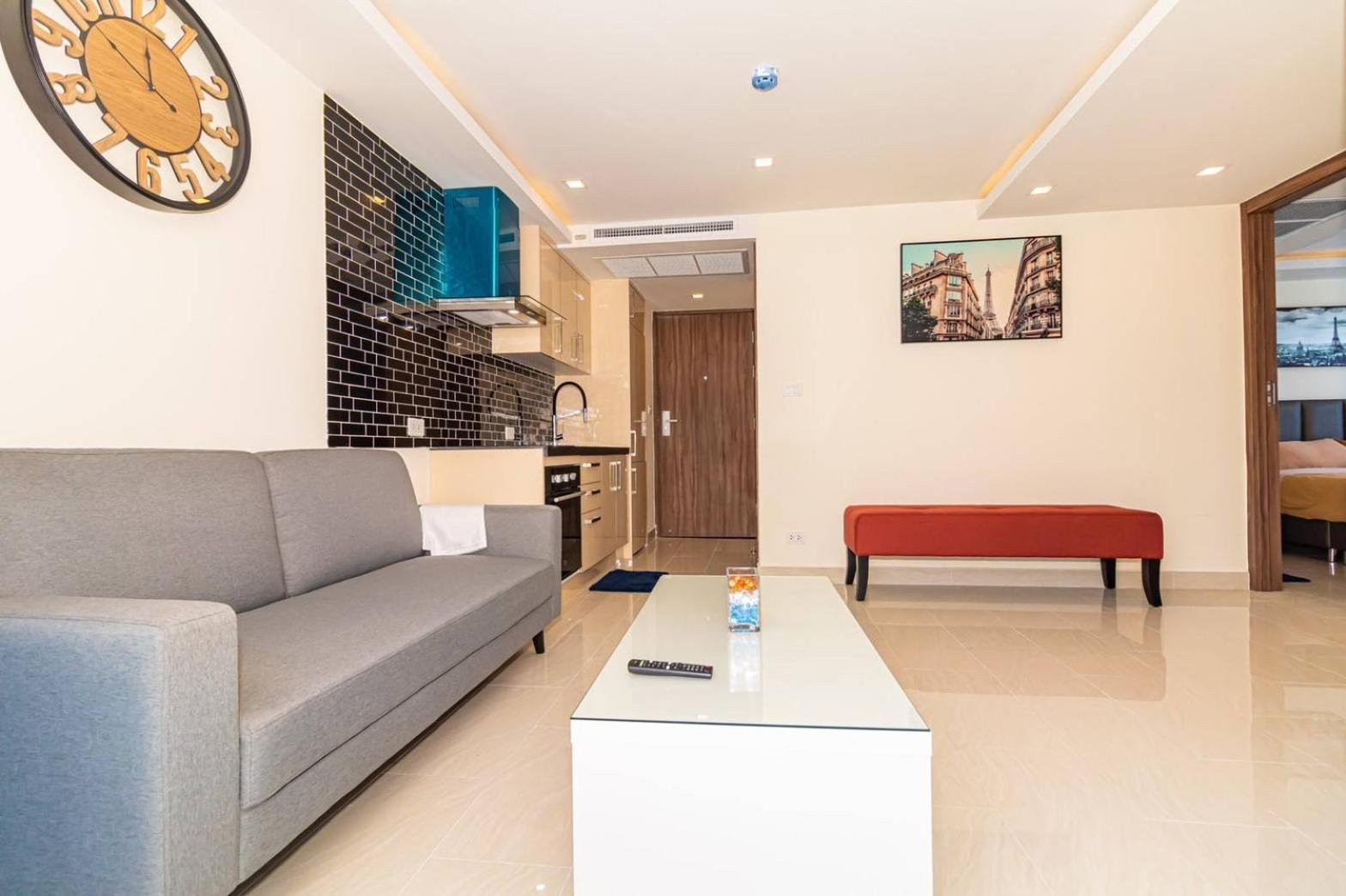 Grand Avenue By Fantasea Beach Pattaya Chambre photo